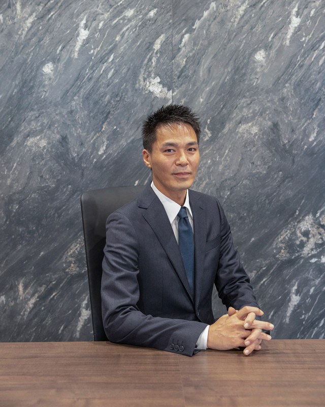 専務取締役 尾﨑 薫